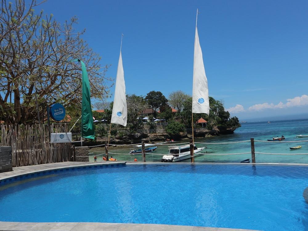 Le Nusa Beach Club Нуса Лембонган Екстериор снимка